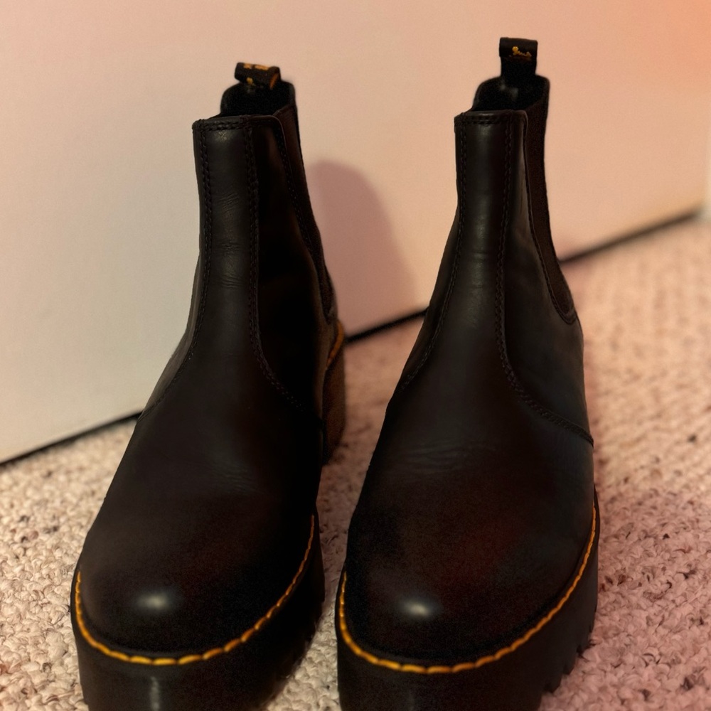 Dr. Martens Black ROMETTY WYOMING LEATHER PLATFORM CHELSEA BOOTS